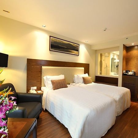 Grand Borneo Hotel Kota Kinabalu Ngoại thất bức ảnh