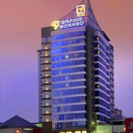 Grand Borneo Hotel Kota Kinabalu Ngoại thất bức ảnh