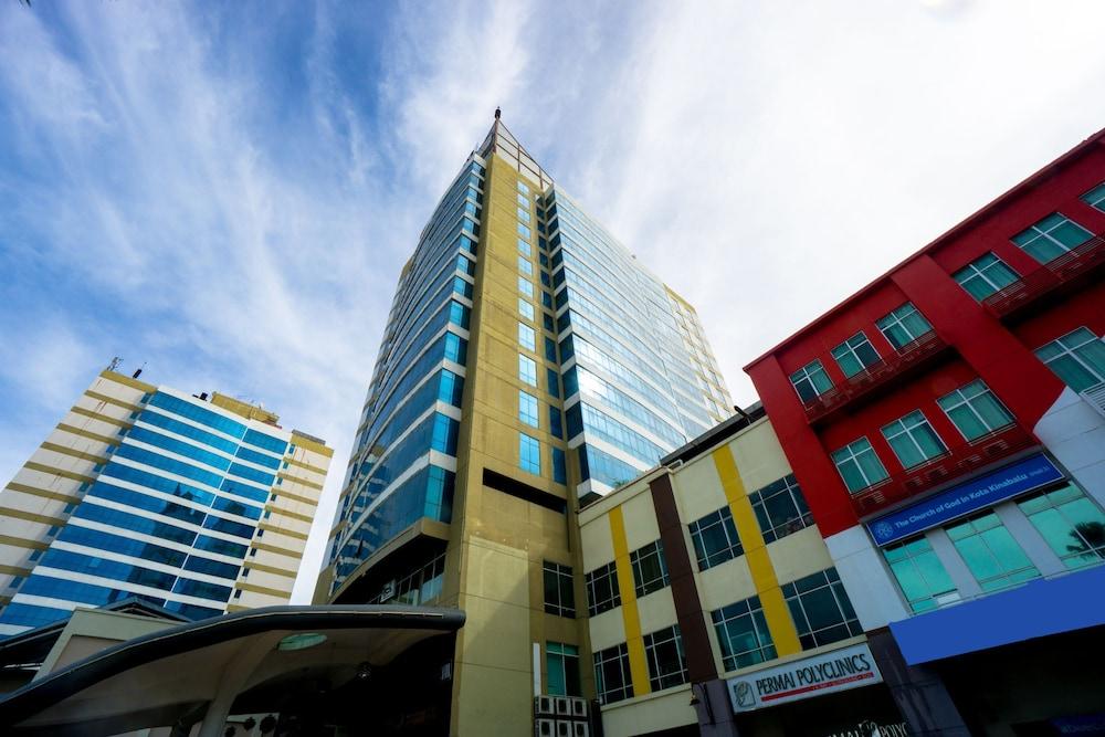 Grand Borneo Hotel Kota Kinabalu Ngoại thất bức ảnh