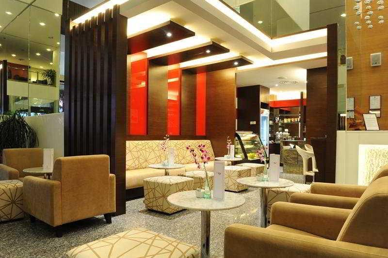 Grand Borneo Hotel Kota Kinabalu Ngoại thất bức ảnh