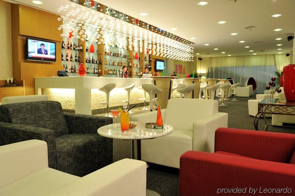 Grand Borneo Hotel Kota Kinabalu Ngoại thất bức ảnh