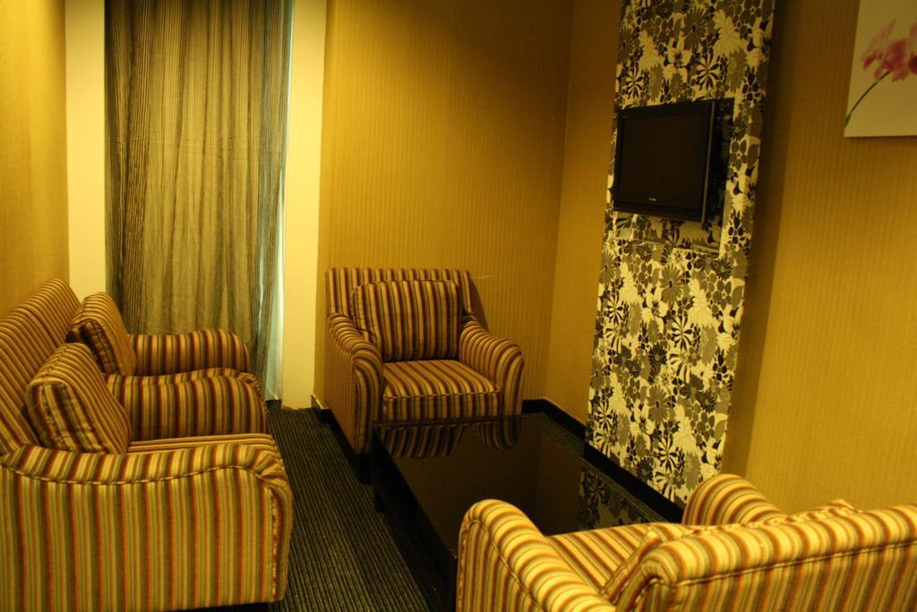 Grand Borneo Hotel Kota Kinabalu Ngoại thất bức ảnh