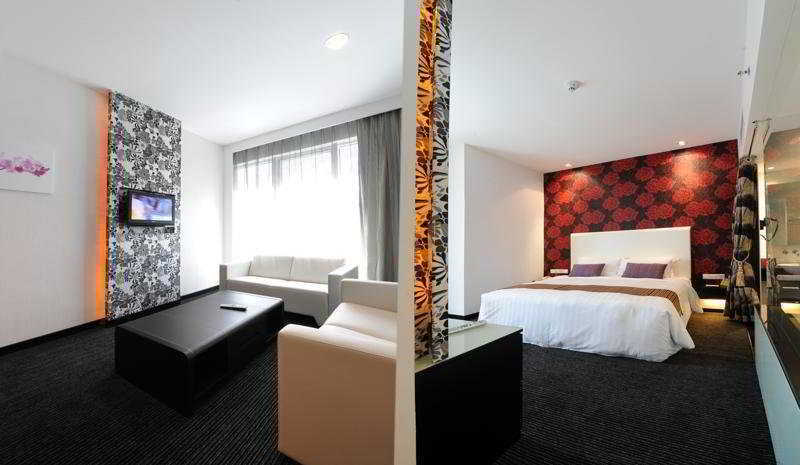 Grand Borneo Hotel Kota Kinabalu Ngoại thất bức ảnh