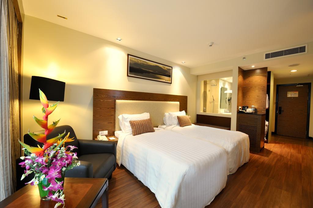 Grand Borneo Hotel Kota Kinabalu Ngoại thất bức ảnh