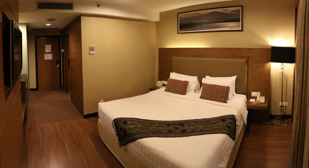 Grand Borneo Hotel Kota Kinabalu Ngoại thất bức ảnh