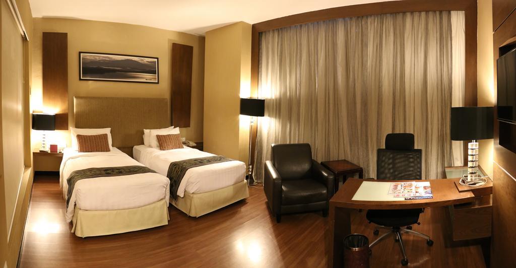 Grand Borneo Hotel Kota Kinabalu Ngoại thất bức ảnh