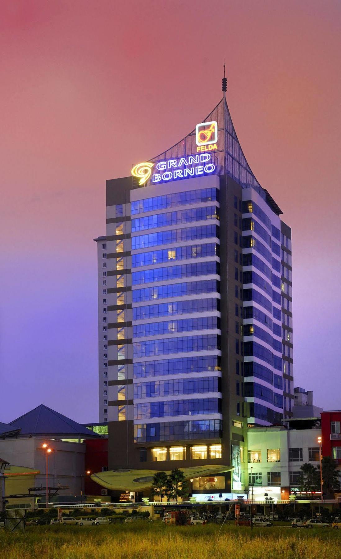 Grand Borneo Hotel Kota Kinabalu Ngoại thất bức ảnh