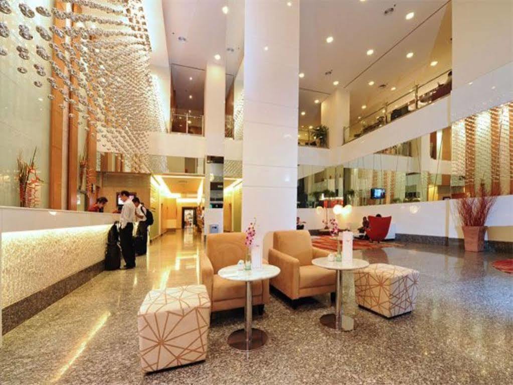 Grand Borneo Hotel Kota Kinabalu Ngoại thất bức ảnh