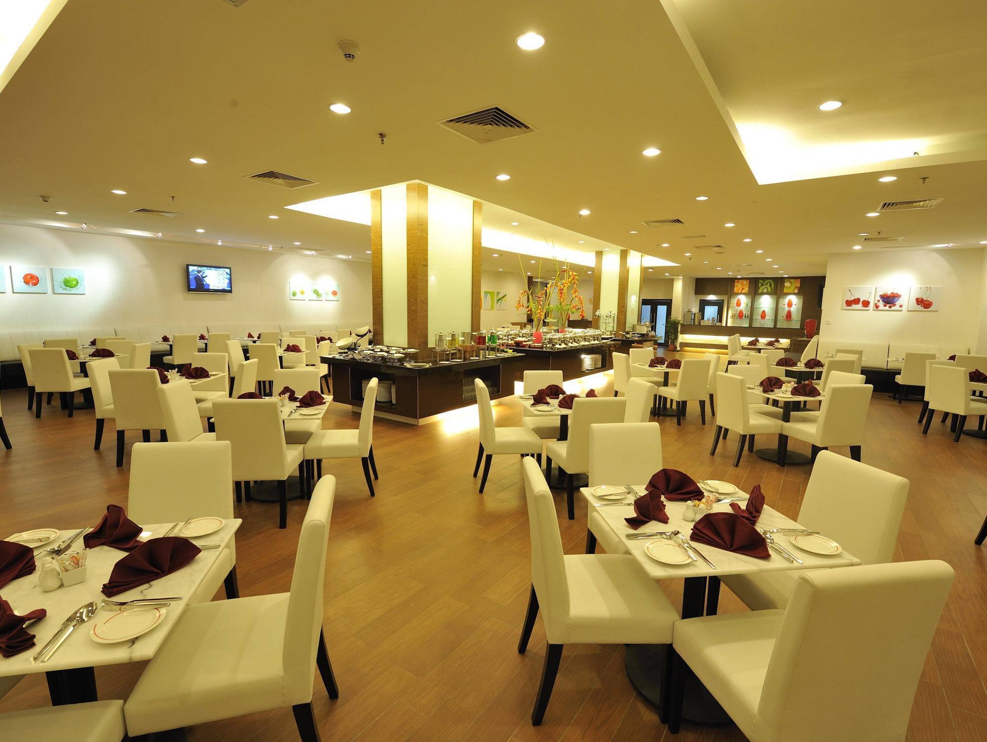 Grand Borneo Hotel Kota Kinabalu Ngoại thất bức ảnh
