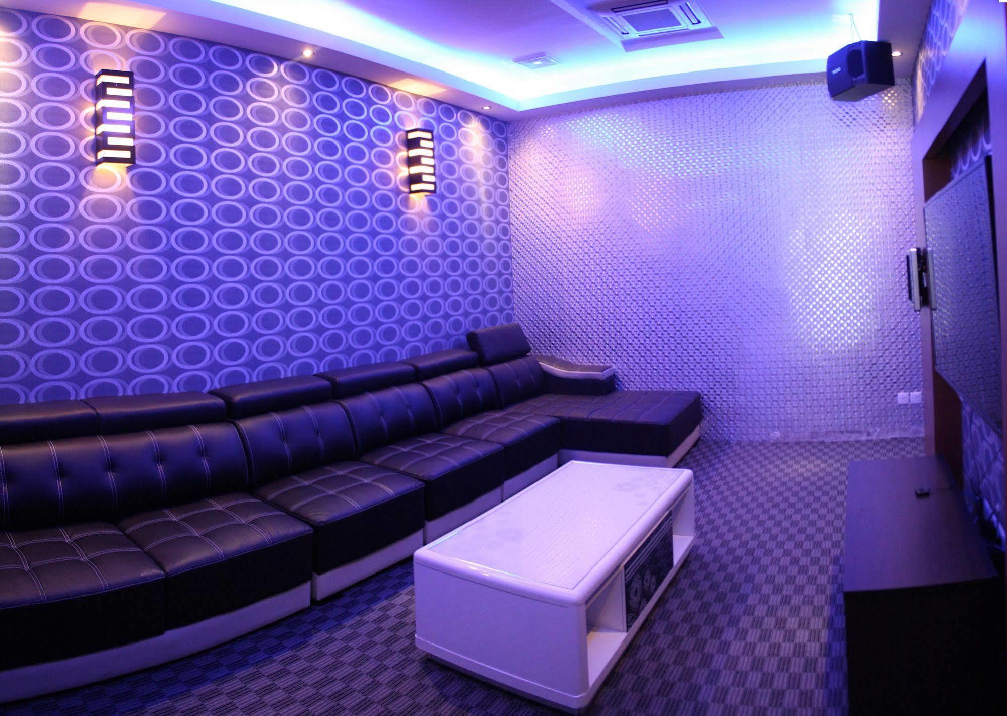 Grand Borneo Hotel Kota Kinabalu Ngoại thất bức ảnh