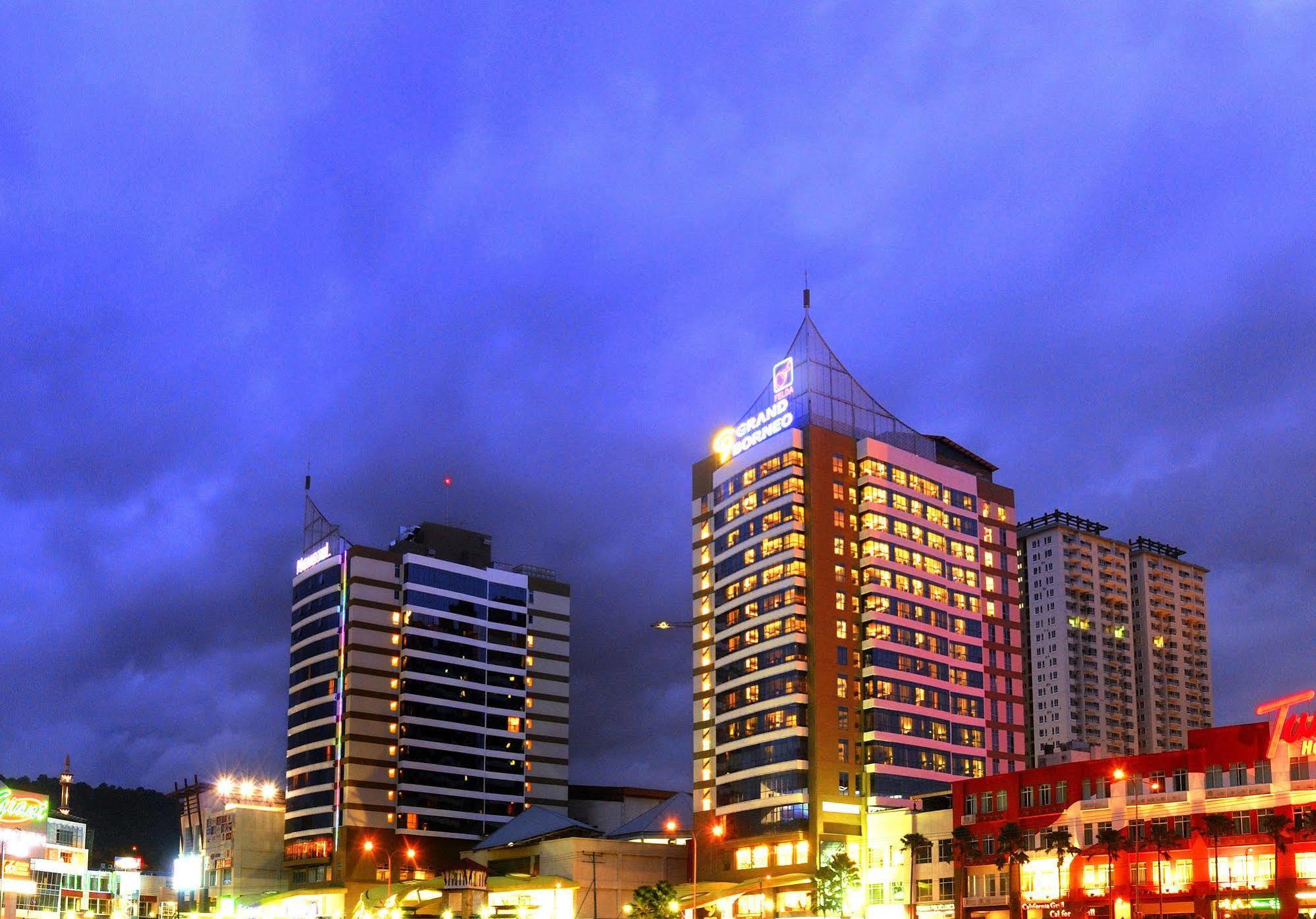 Grand Borneo Hotel Kota Kinabalu Ngoại thất bức ảnh