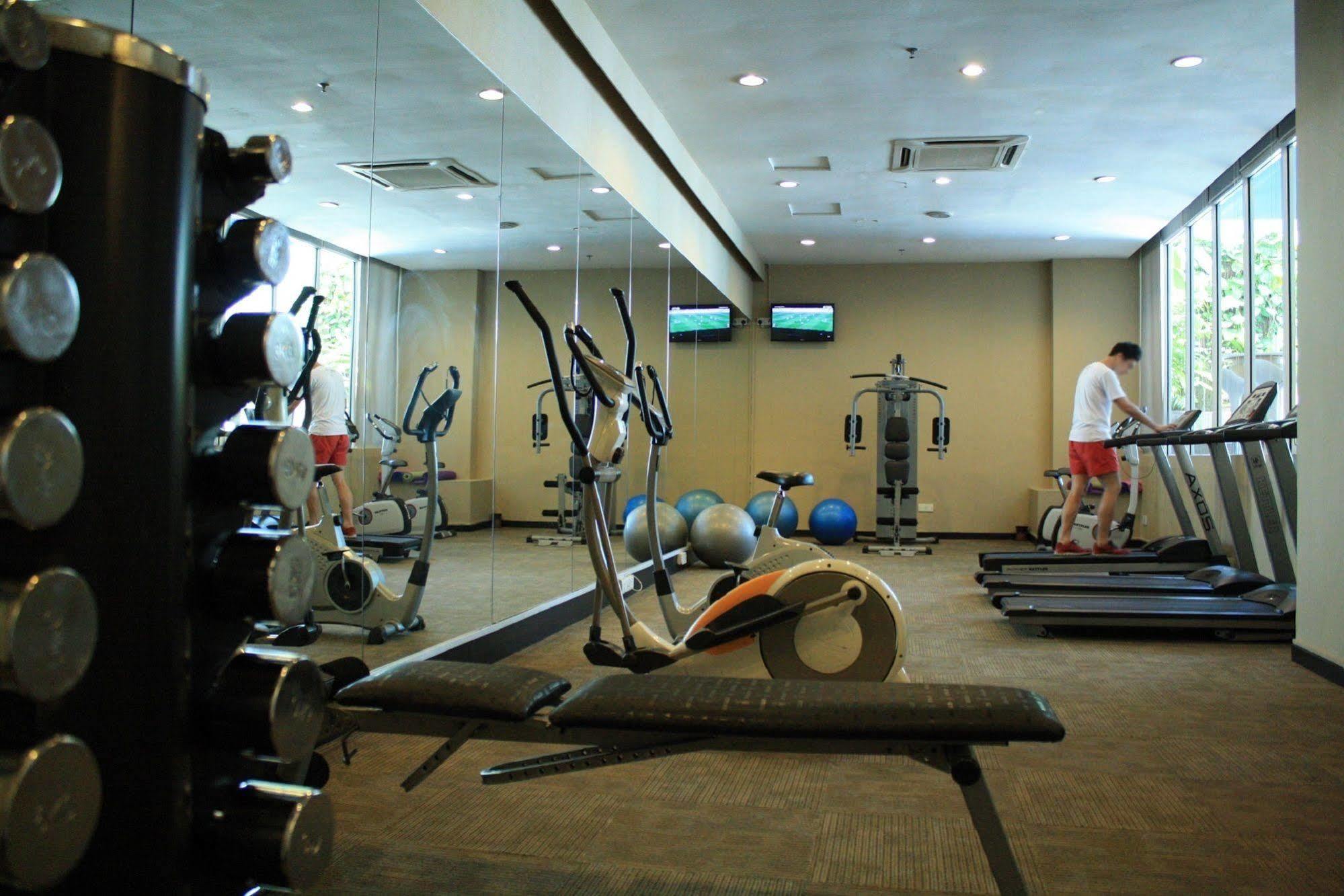 Grand Borneo Hotel Kota Kinabalu Ngoại thất bức ảnh