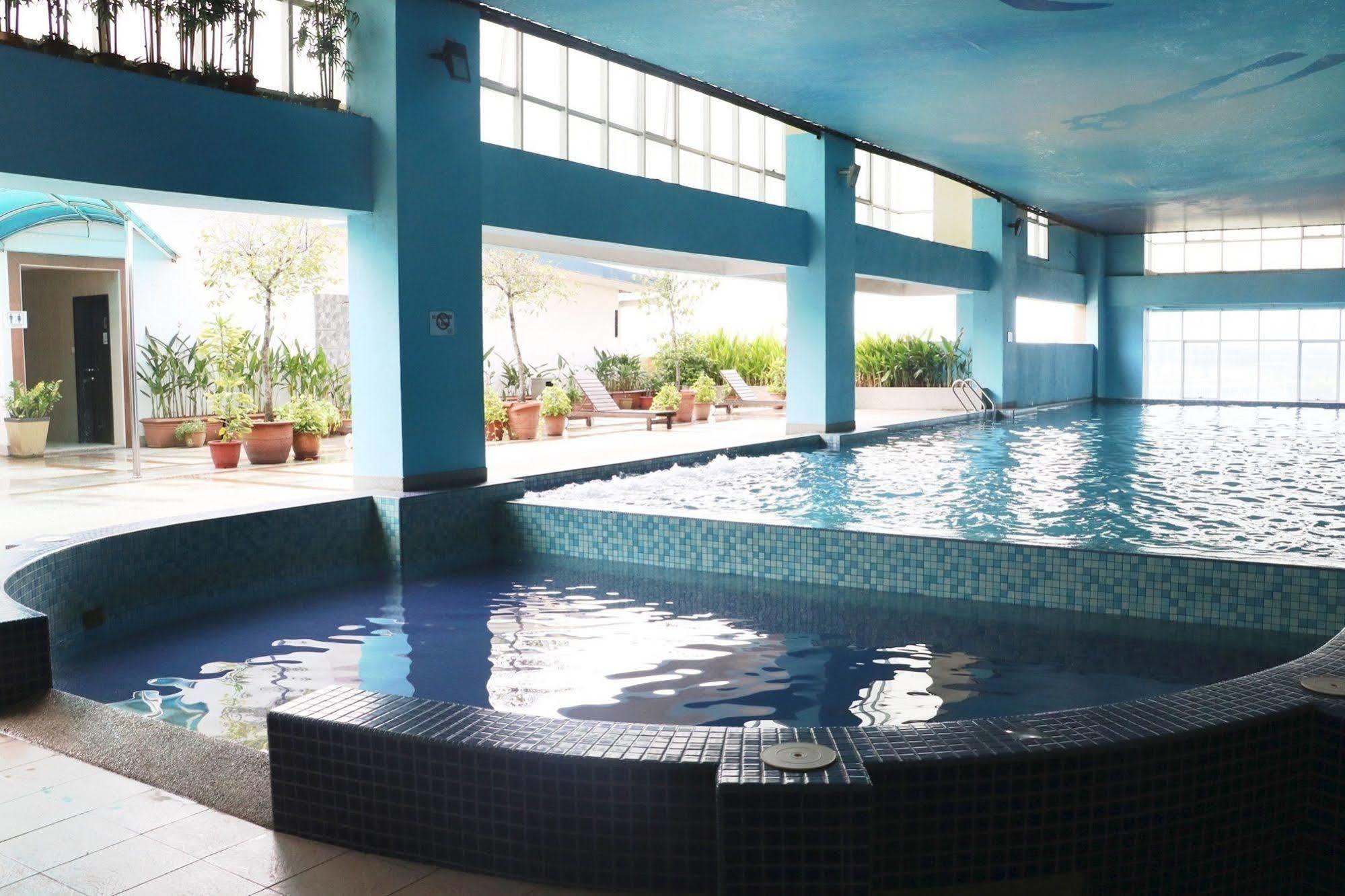 Grand Borneo Hotel Kota Kinabalu Ngoại thất bức ảnh